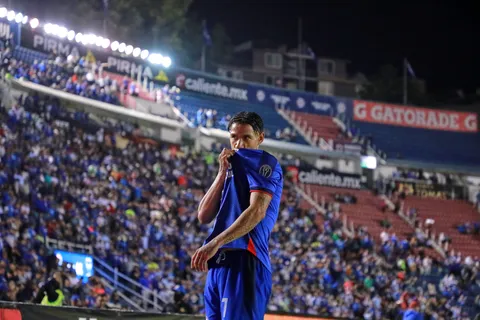 ¿Peligra la estadía de Uriel Antuna en Cruz Azul?