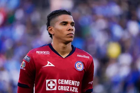 Prensa colombiana reacciona al nuevo error de Kevin Mier en Cruz Azul