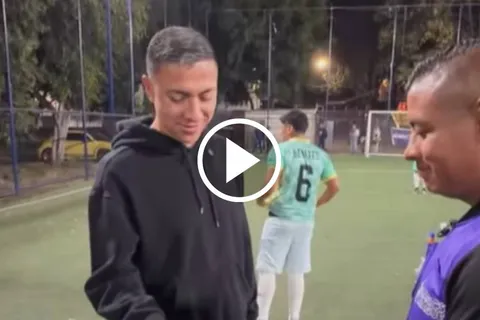 Andrés Montaño estuvo en un partido de Fútbol 7 mientras continúa con su recuperación.