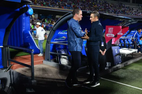 Vicente Sánchez recordó la serie de semifinales entre Cruz Azul y América.