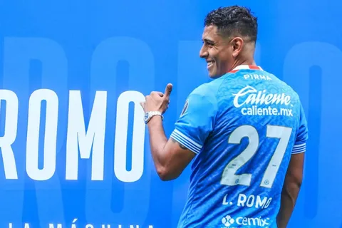 Las posiciones en las que puede jugar Luis Romo en el Cruz Azul de Martín Anselmi