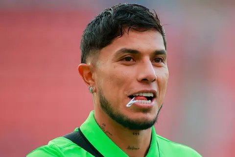 Carlos Salcedo estaría cerca de fichar por Rayados