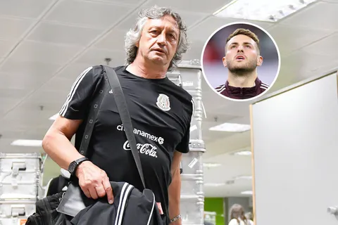 "Lo que hoy es Santi Giménez, es gracias al Tata Martino"