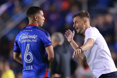 SECRETO REVELADO: Erik Lira confesó que Martín Anselmi dirigió a Cruz Azul vía remota