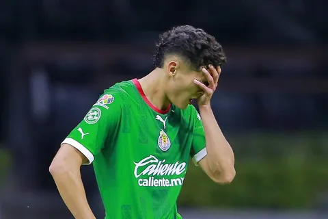 Chiquete Orozco podría ser separado de la plantilla de Chivas
