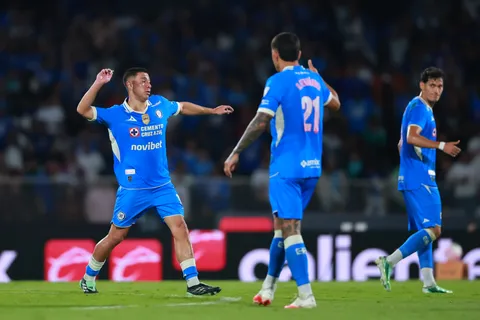 Andrés Montaño necesita menos minutos para marcar gol que el Toro Fernández y Nico Ibáñez.
