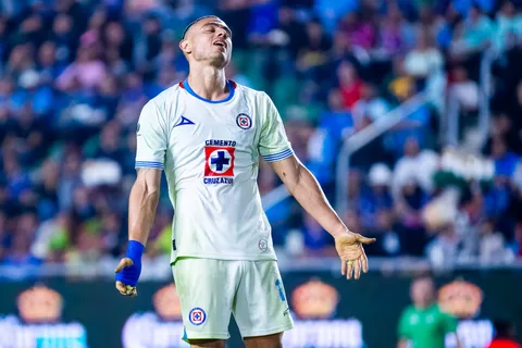 Primera baja contra el América: Giorgos Giakoumakis no estará con Cruz Azul para el Clásico