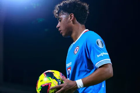 La postura de Cruz Azul ante la posible salida de Amaury Morales
