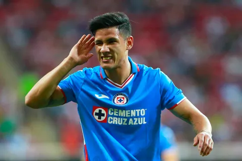 Critican los fichajes de Cruz Azul.