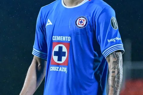 Omar Campos rompió el silencio: lo que dijo el refuerzo de ser relegado en Cruz Azul por Vicente Sánchez