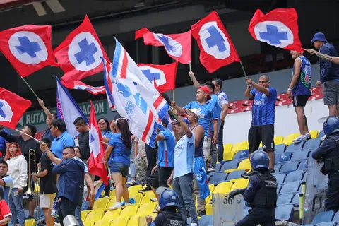 Afición de Cruz Azul estalla por el precio de los boletos contra Santos