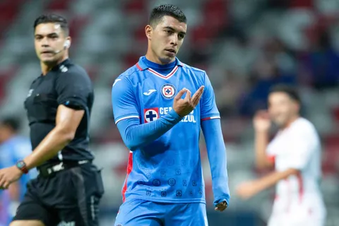 FICHAJES 2023: Erik Lira tiene nuevo pretendiente europeo