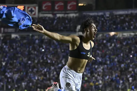 La promesa que Amaury Morales le hizo a Cruz Azul para 2025