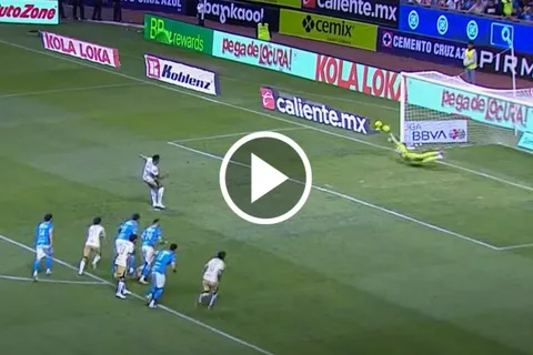 ¡El héroe celeste! Kevin Mier realizó espectacular atajada en un penalti de Pumas vs. Cruz Azul