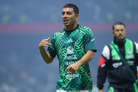 Erik Lira es el volante titular de la Selección Mexicana