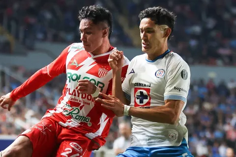 Chiquete Orozco tuvo un gran partido vs Necaxa.