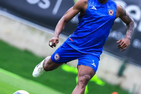 Igual que en la octava estrella: el uniforme que eligió Cruz Azul para enfrentar a León en la Liga MX