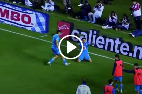 Nacho Rivero puso el 1-0 de Cruz Azul ante Chivas.