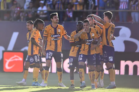 "Eres una MÁQUINA": El troleo épico del San Luis a Cruz Azul por el 'Cata' Domínguez
