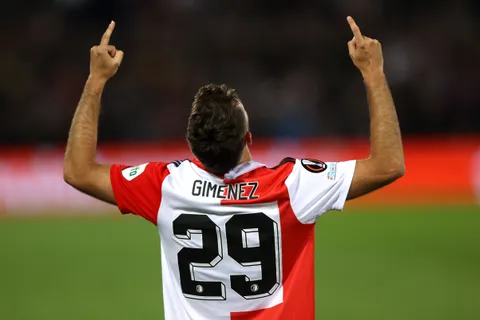 "Odia que lo traten como superestrella": Fer Serrano saca el lado más personal de Santiago Giménez