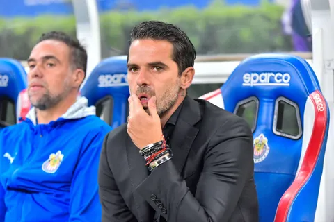 ¿Otro jugador en riesgo? El argentino de Cruz Azul que sí sigue a Fernando Gago en redes