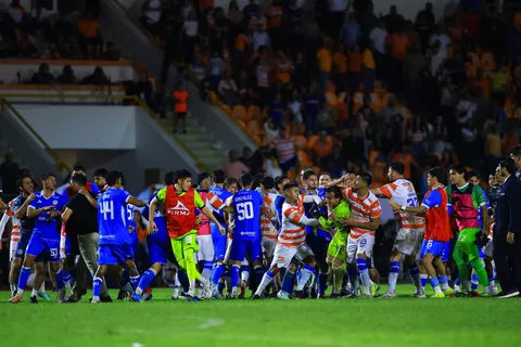 No gustará a Iván Alonso: esto hizo el DT de Cruz Azul Hidalgo en el empate ante Correcaminos