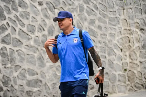 El Toro Fernández empieza a definir su futuro: ¿Se queda o se va de Cruz Azul?