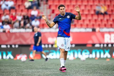 Nada alentador: Rodrigo Huescas viajó a la CDMX tras sufrir lesión en el debut de Cruz Azul en la Leagues Cup 2023
