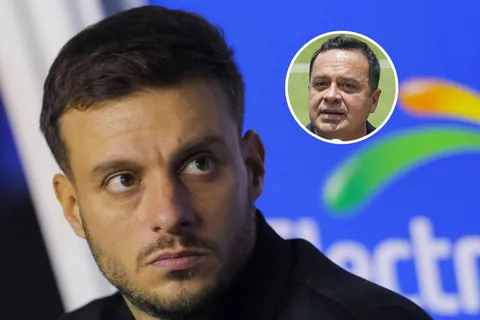 Martín Anselmi habló con la directiva sobre Botafogo