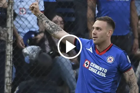 Rotondi anota un golazo frente a Necaxa.