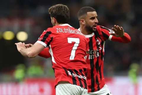 Kyle Walker comparó a Santi Giménez con un campeón del mundo de Argentina.