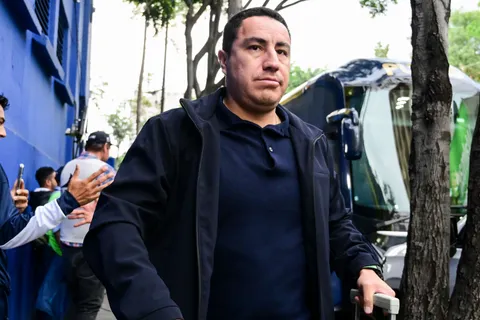 Controvertida conferencia de prensa para el DT de Pumas.