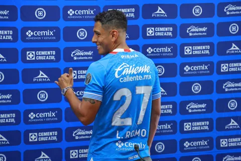 Luis Romo revela la posición que ocupará bajo la dirección de Martín Anselmi en Cruz Azul