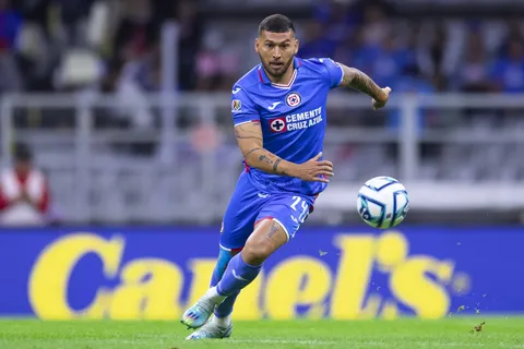 Juan Escobar causó baja contra Tijuana.