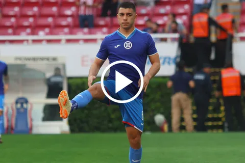 VIDEO | Erik Lira responde a la no convocatoria de Diego Cocca con un auténtico golazo
