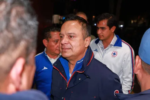 El pedido que la afición de Cruz Azul le hizo a Víctor Velázquez