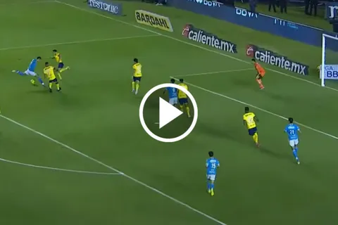 ¡Era un golazo! La mala suerte de Jesús Orozco Chiquete tras un gran remate con Cruz Azul vs. América