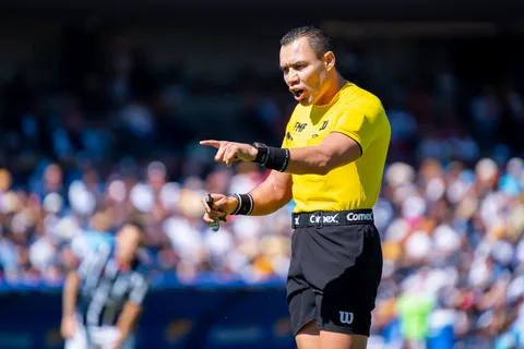 Definido el árbitro del Cruz Azul vs. América: el Gato Ortiz y otro silbante polémico pitarán Semifinales