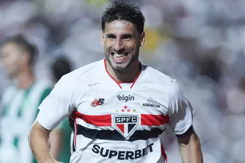 La Máquina sigue buscando a un delantero de área.