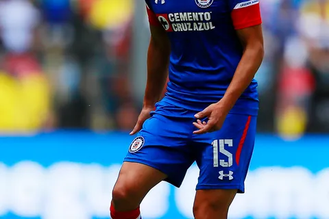 Jerry Flores alertó a Iván Alonso con un refuerzo para Cruz Azul