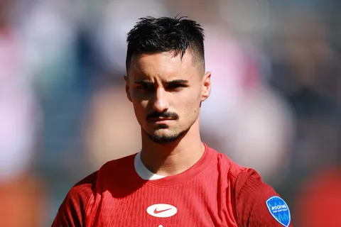 ¿Quiere volver? La reacción de Stephen Eustáquio al fichaje de Jorge Sánchez por Cruz Azul
