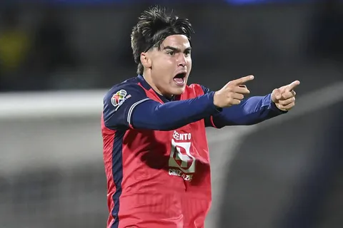 ¿A quién señaló Luka Romero en el festejo de su gol en Cruz Azul?