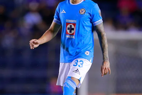 Gonzalo Piovi se fue expulsado y se pierde el duelo con Chivas.