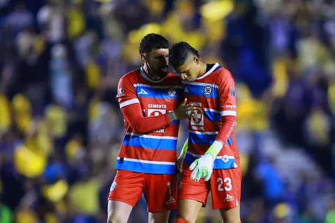Cruz Azul podría salir a buscar un reemplazo para Kevin Mier si sale hacia Europa.