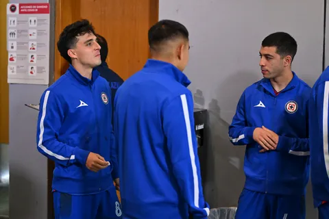 ¿Olvido o indirecta? Erik Lira elogió a todos los mediocampistas de Cruz Azul menos a uno