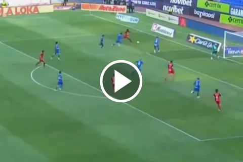 Otra vez en la mira: la defensa de Cruz Azul y Omar Campos quedan expuestos en el gol de Xolos