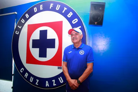 Ricardo Ferretti podría dejar Cruz Azul