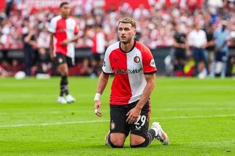 La actitud del Nottingham Forest que decepciona al Feyenoord y a Santiago Giménez
