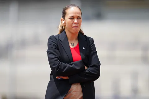 Afición de Cruz Azul femenil explota por la salida del DT: Piden la renuncia de Fernanda Pons