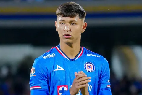 Jaziel Mendoza debutó con Cruz Azul en la Liga MX.